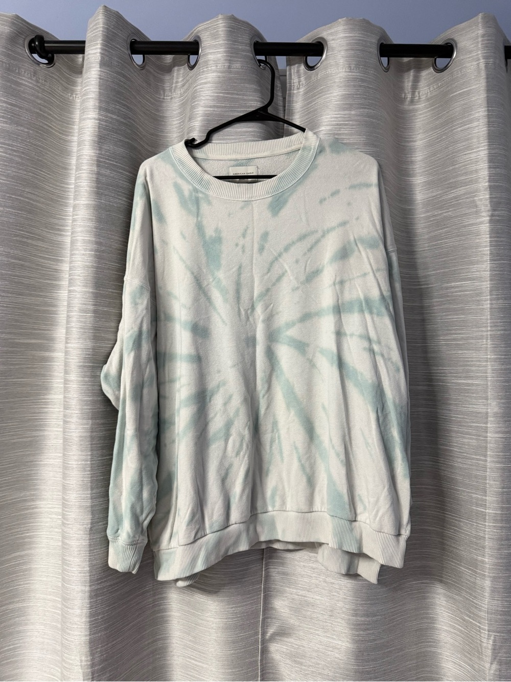 American Eagle Outfitters Light Blue & White Tie-Dye Crewneck Sweatshirt